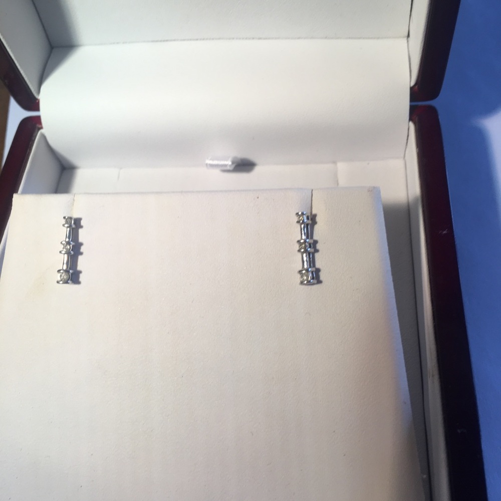 Diamonds 10k Solid Gold Linear Earrings - Picture 6 of 8